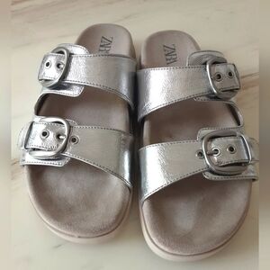 ZARA Silver Metallic Double Buckle Cushion Comfort Slides Sandals Sz 40 (9)